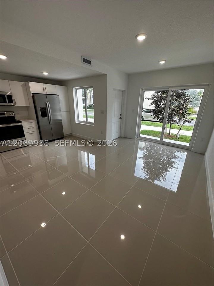 25778 Sw 143rd Path #25778 - Photo 6 of 23