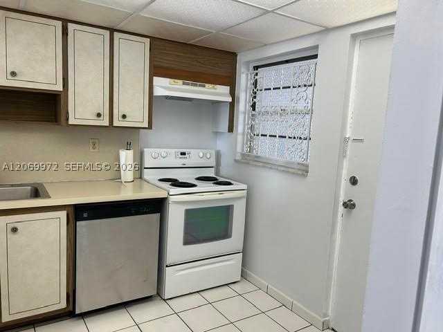 1331 Lincoln Rd #905 - Photo 4 of 14