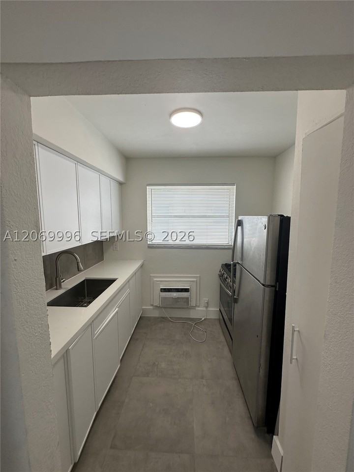 1225 Normandy Dr #8 - Photo 2 of 6