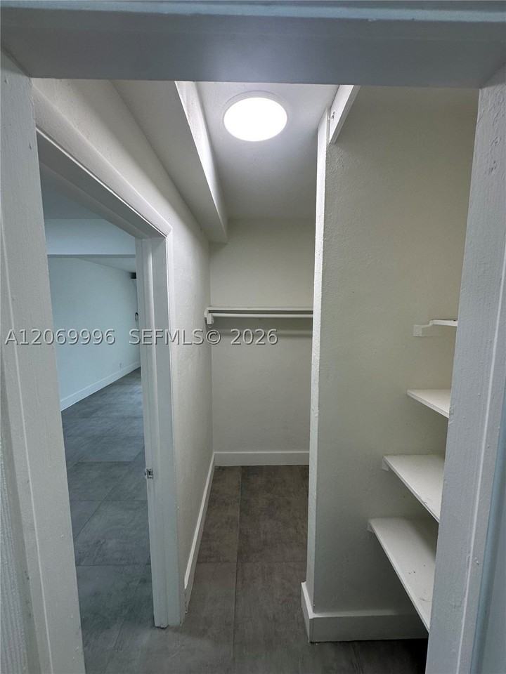 1225 Normandy Dr #8 - Photo 5 of 6