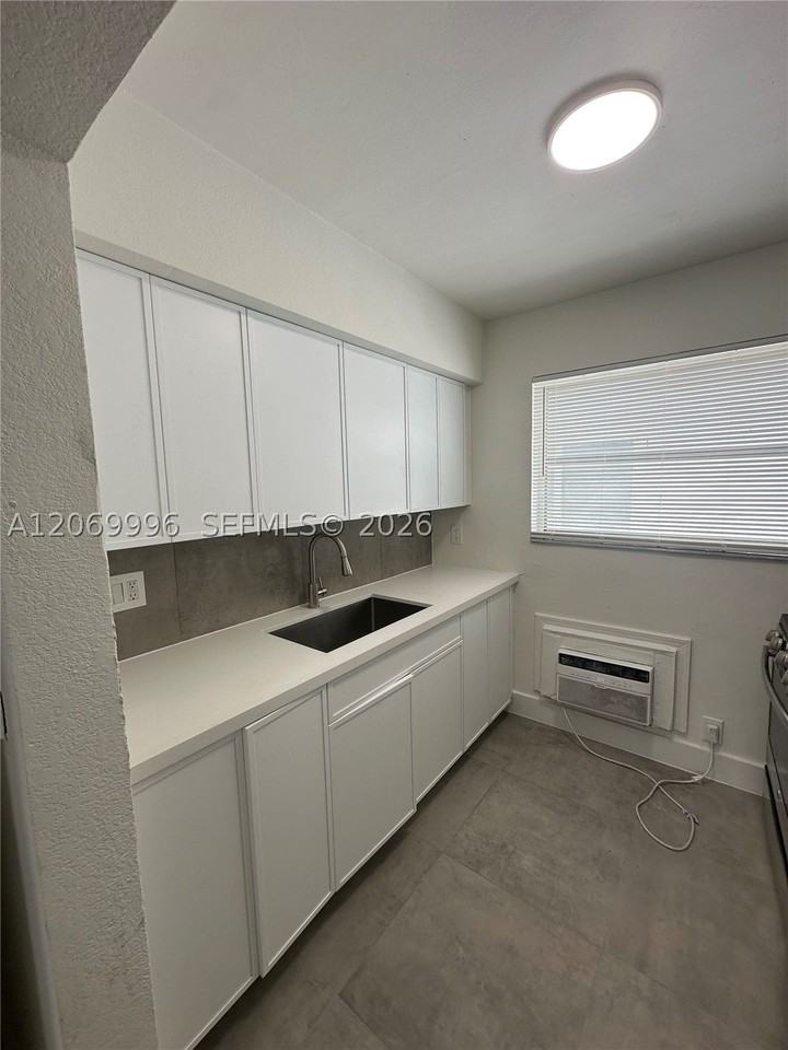 1225 Normandy Dr #8 - Photo 6 of 6