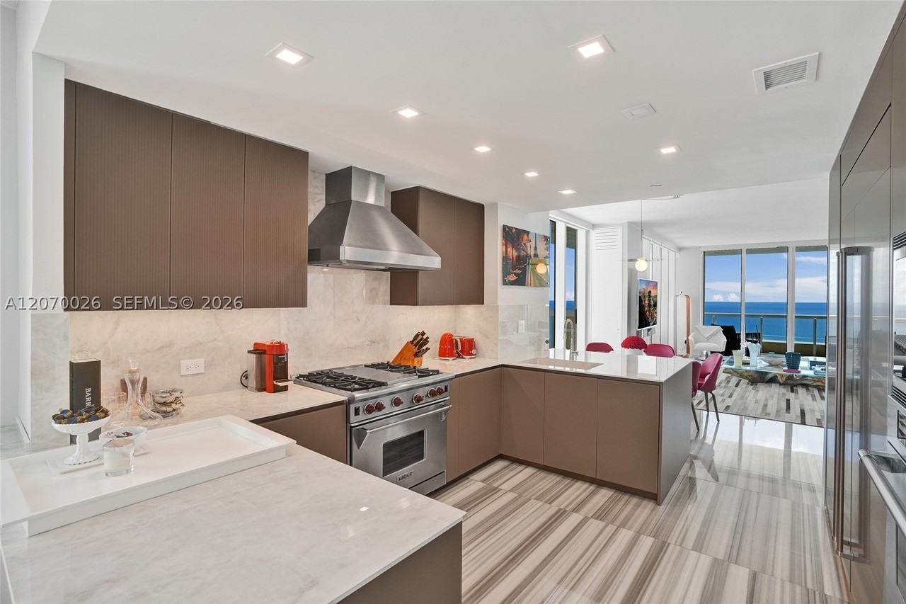 17875 Collins Ave #3101 - Photo 7 of 49
