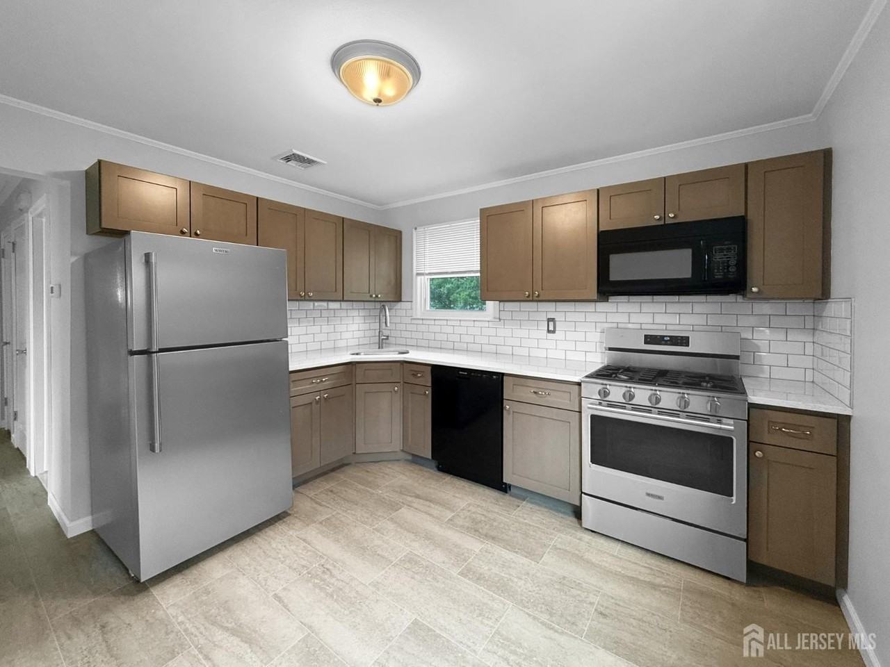 19 Van Buren Ave - Photo 3 of 18