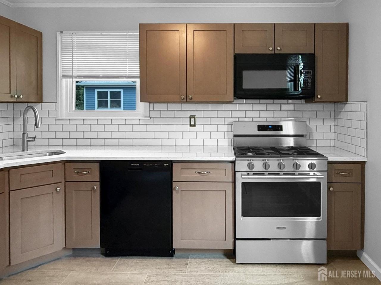 19 Van Buren Ave - Photo 4 of 18