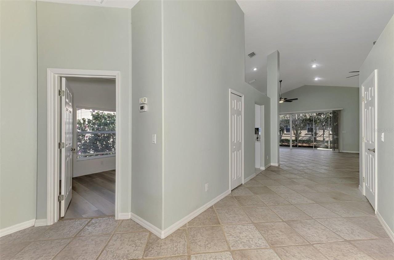 5271 Highbury Cir - Photo 6 of 50