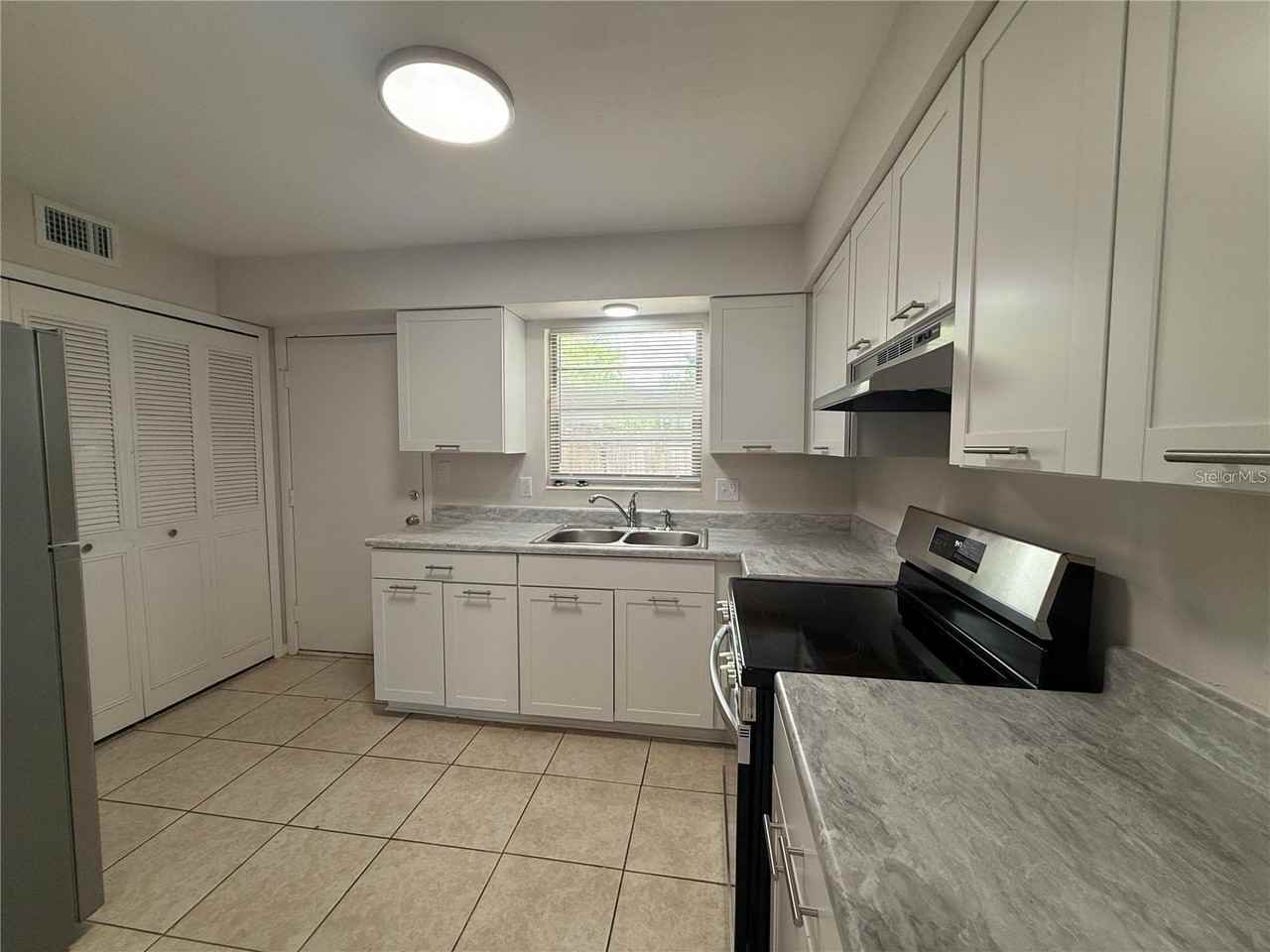 6030 Sw 12th Pl #2 - Photo 4 of 7