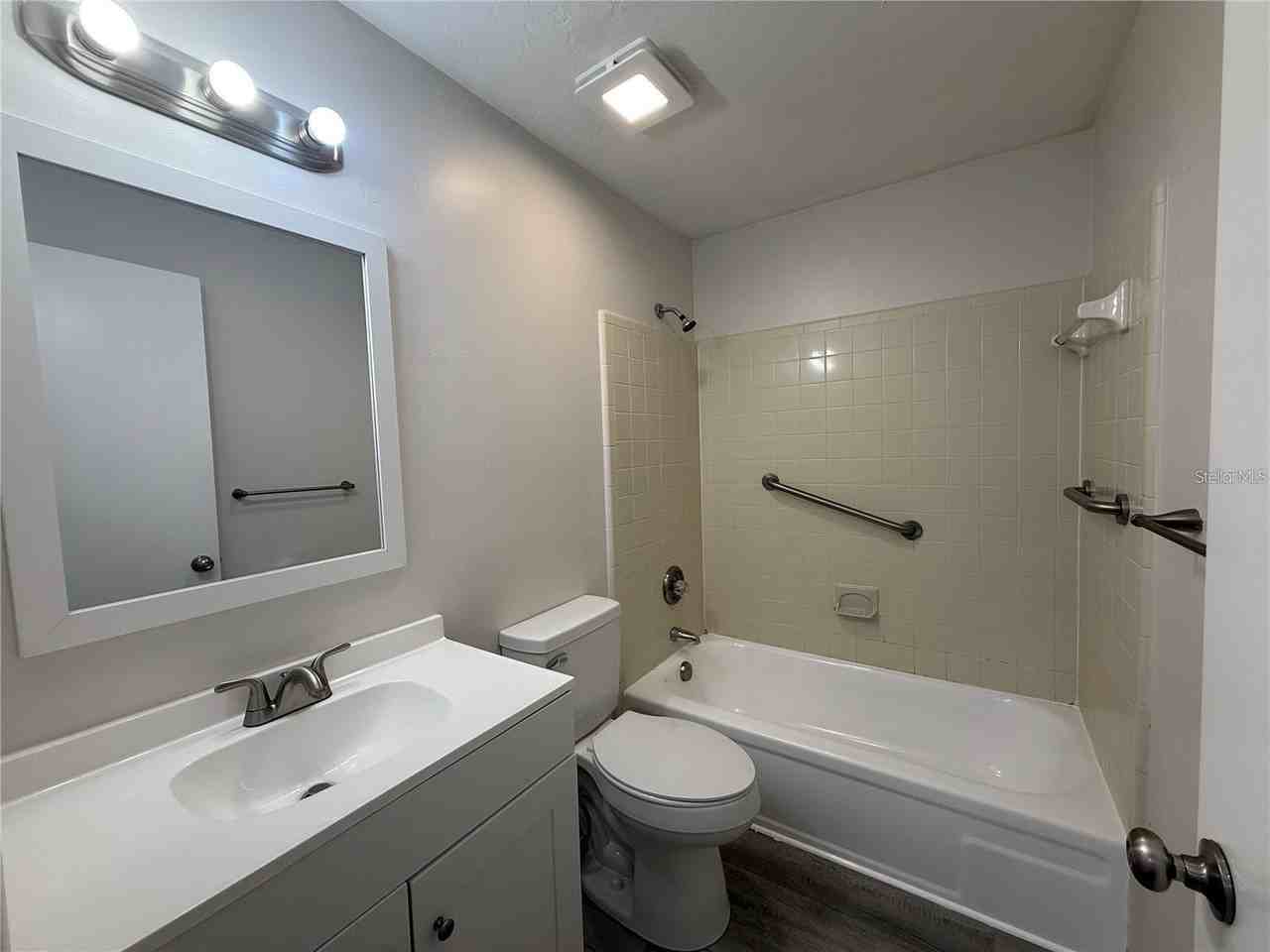 6030 Sw 12th Pl #2 - Photo 6 of 7