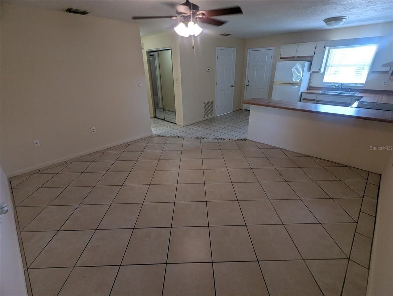824 N Saint Clair Abrams Ave - Photo 5 of 24