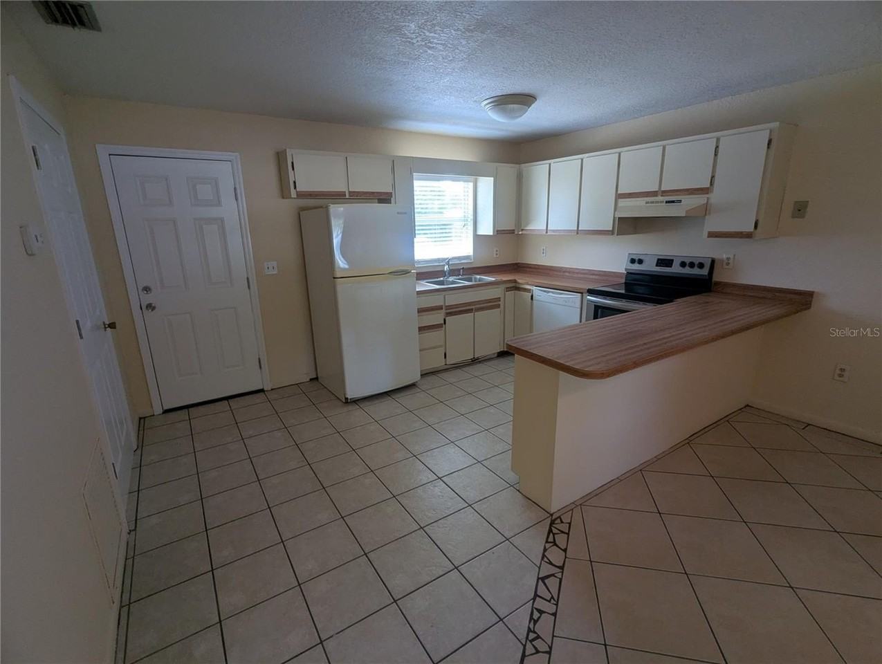 824 N Saint Clair Abrams Ave - Photo 7 of 24