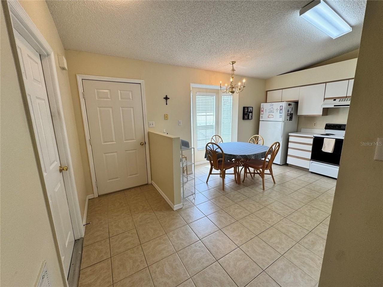25220 Wild Heron - Photo 2 of 19