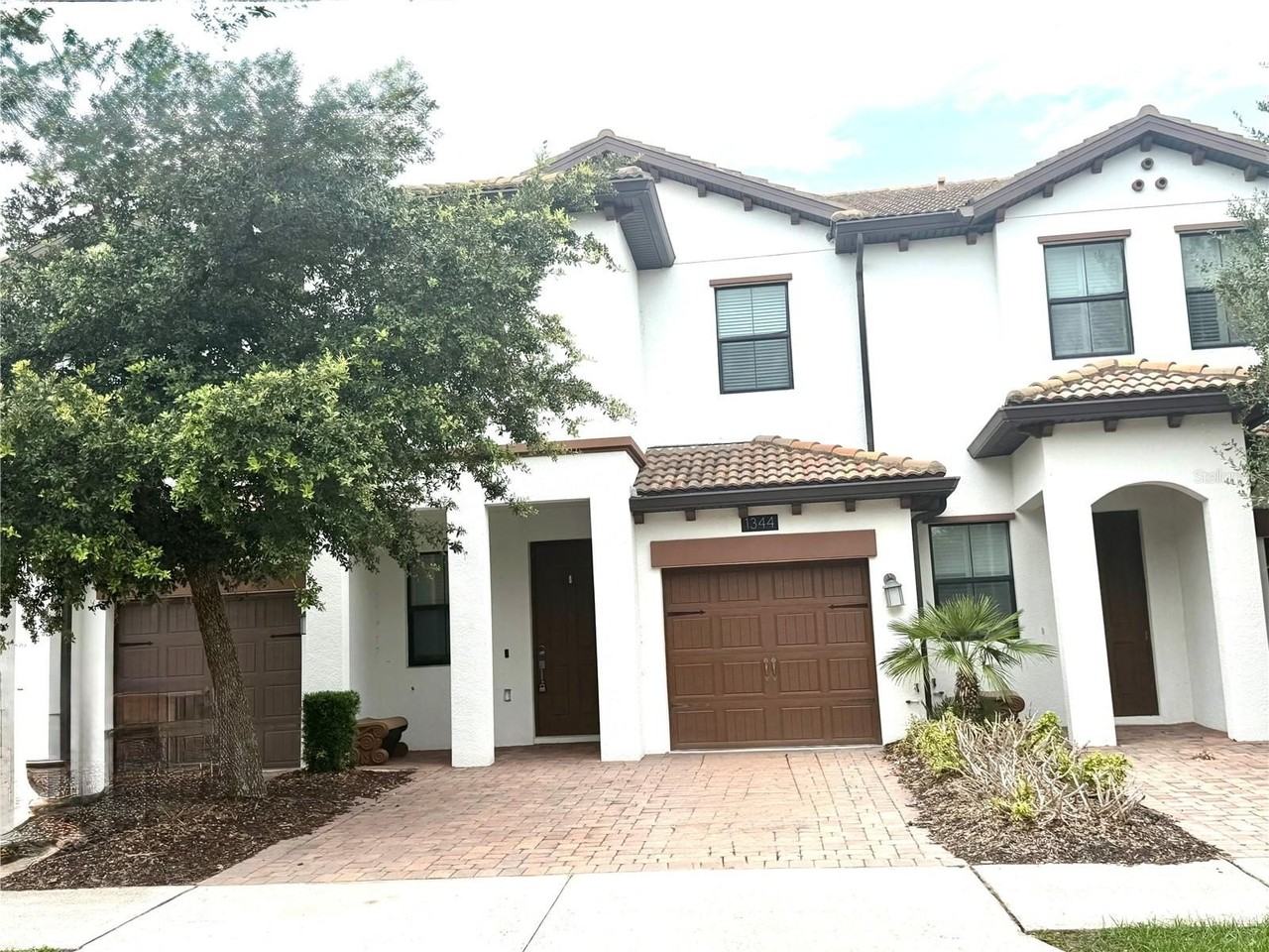 1344 Royal St George Blvd - Photo 3 of 27