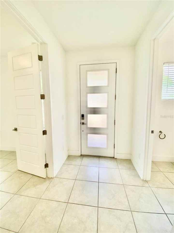 7206 Carrickbend Ln - Photo 6 of 50