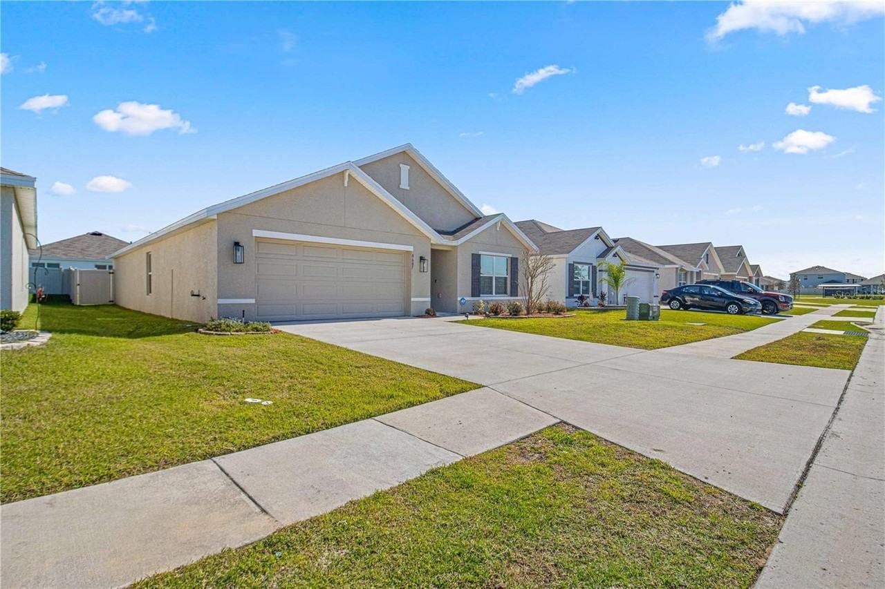 8687 Sw 49th Ter - Photo 2 of 26