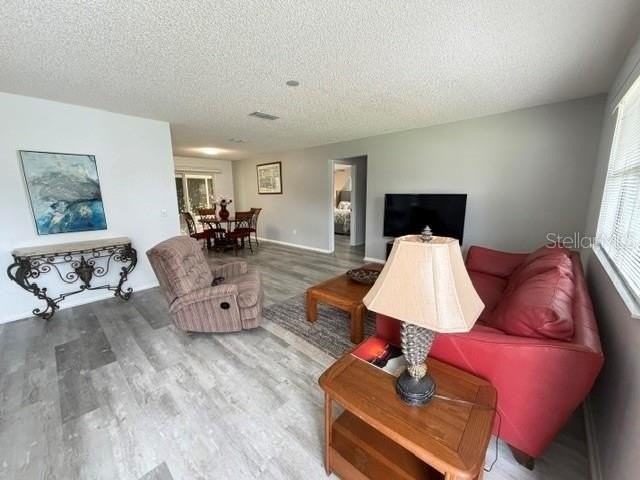 335 San Marino Dr - Photo 4 of 31