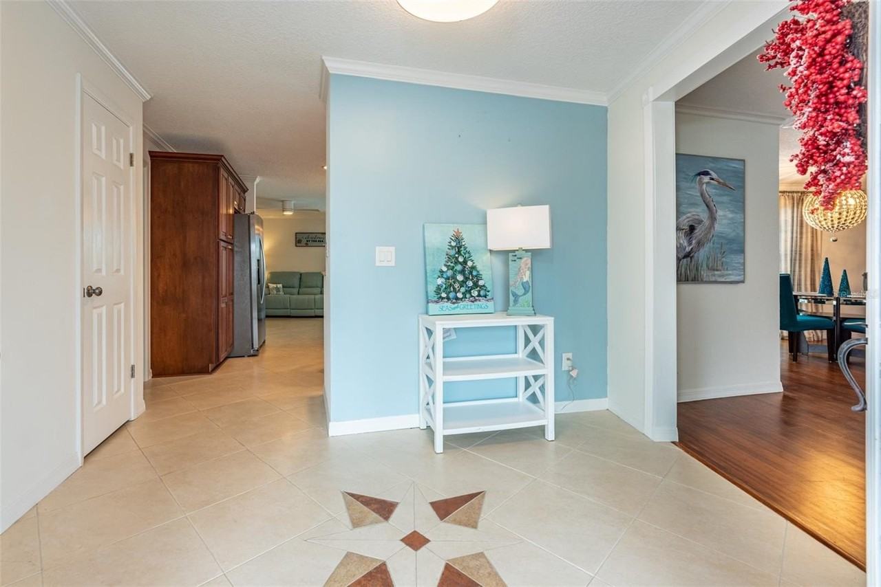 910 Chipaway Dr - Photo 2 of 39