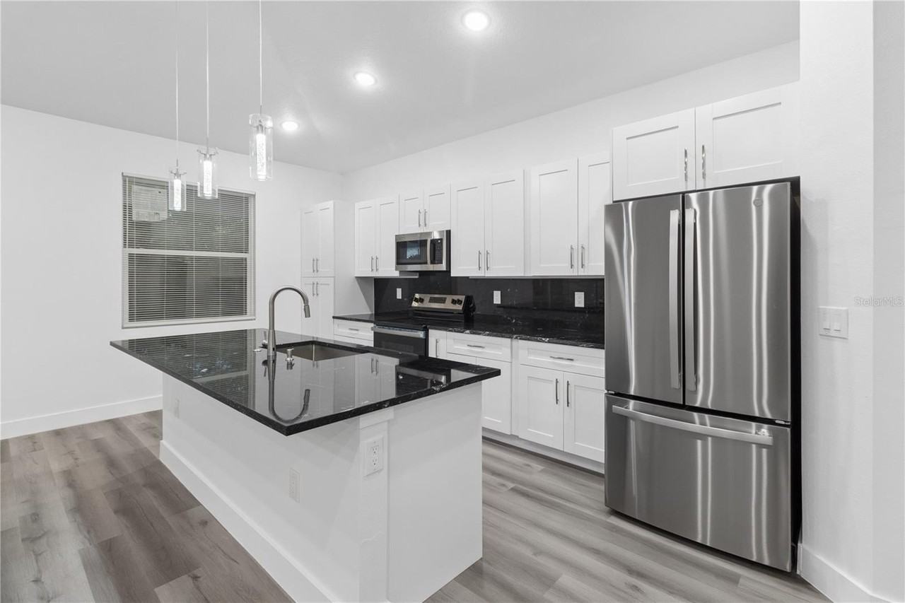 1449 Kathleen Rd - Photo 6 of 19