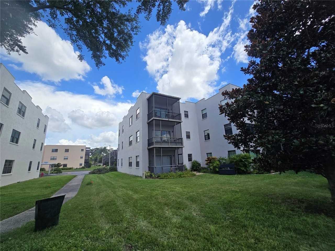 7941 58th Ave N #212 - Photo 4 of 50