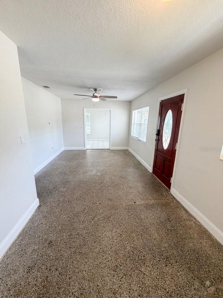 2119 W Henry Ave - Photo 5 of 22