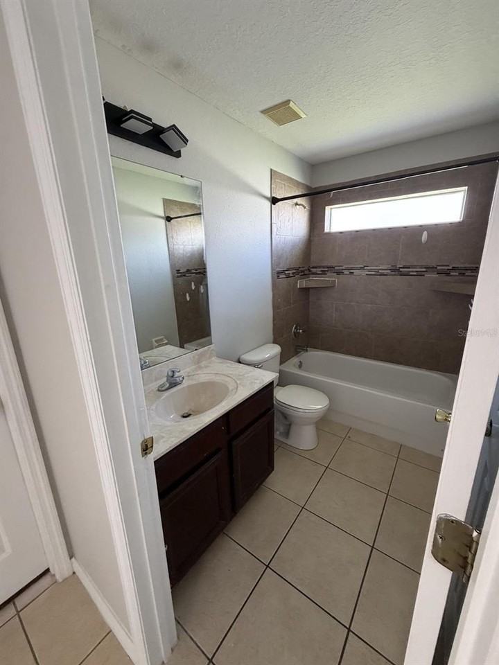 3035 Buckeye Pointe Dr - Photo 4 of 17