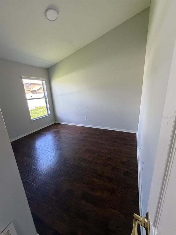3035 Buckeye Pointe Dr - Photo 5 of 17