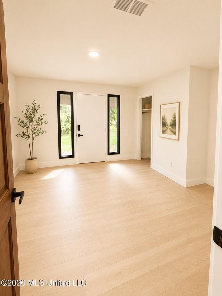 5114 Bay St - Photo 6 of 32