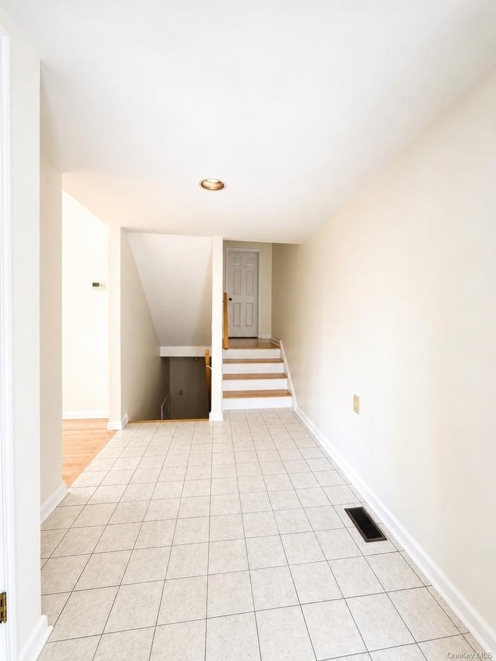 6 Cornell Pl - Photo 2 of 21