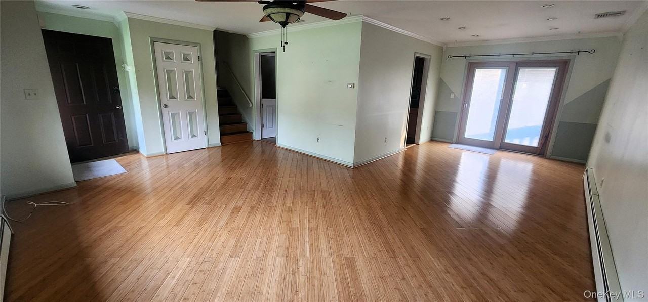 13 Amy Rd - Photo 5 of 18