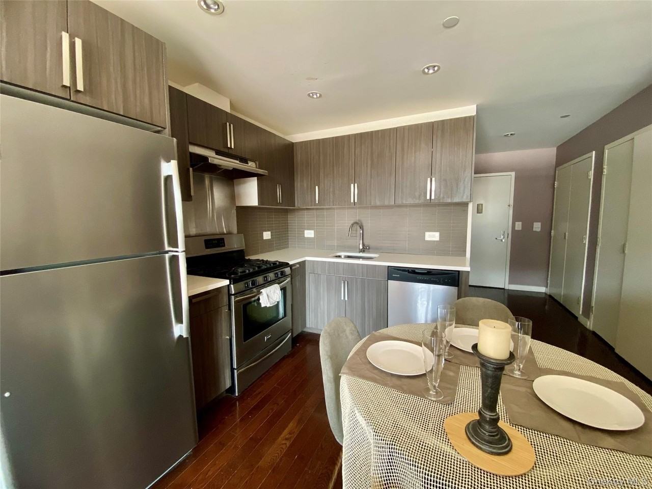 1215 Broadway #424 - Photo 2 of 13