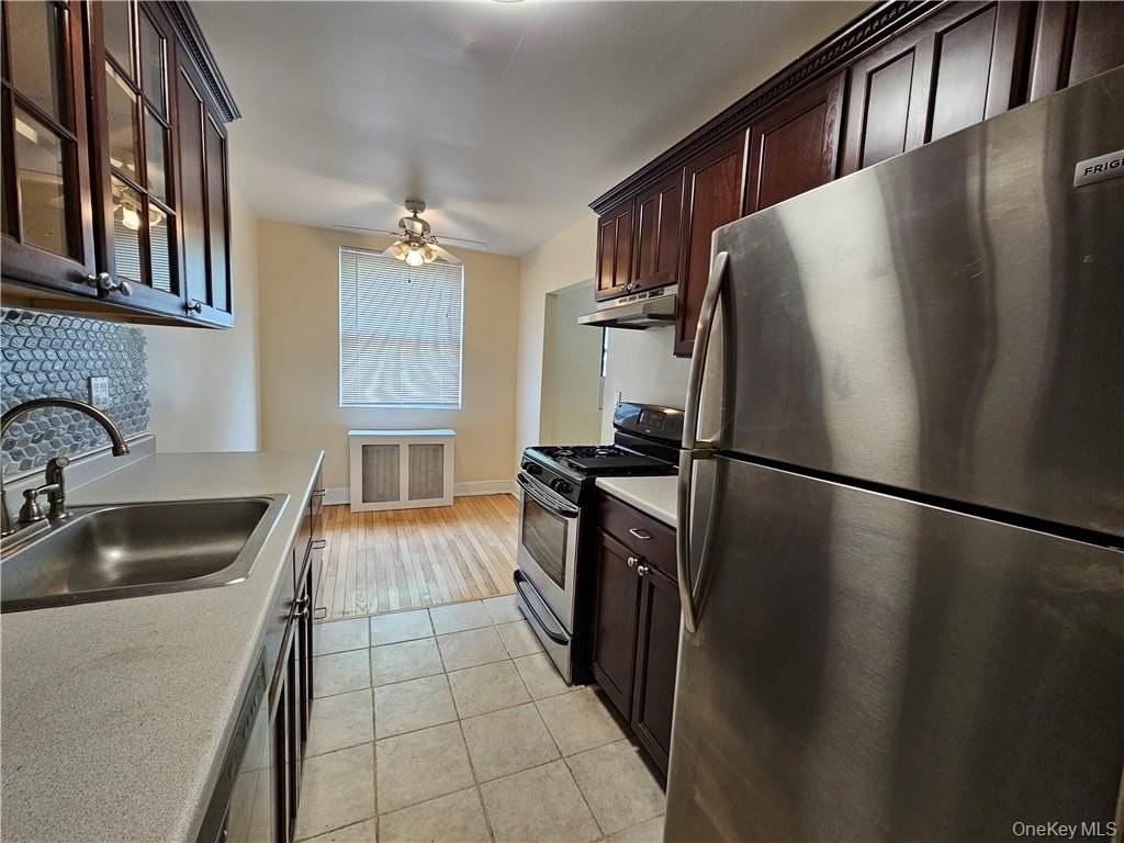 7 Greenridge Ave #C7 - Photo 4 of 22