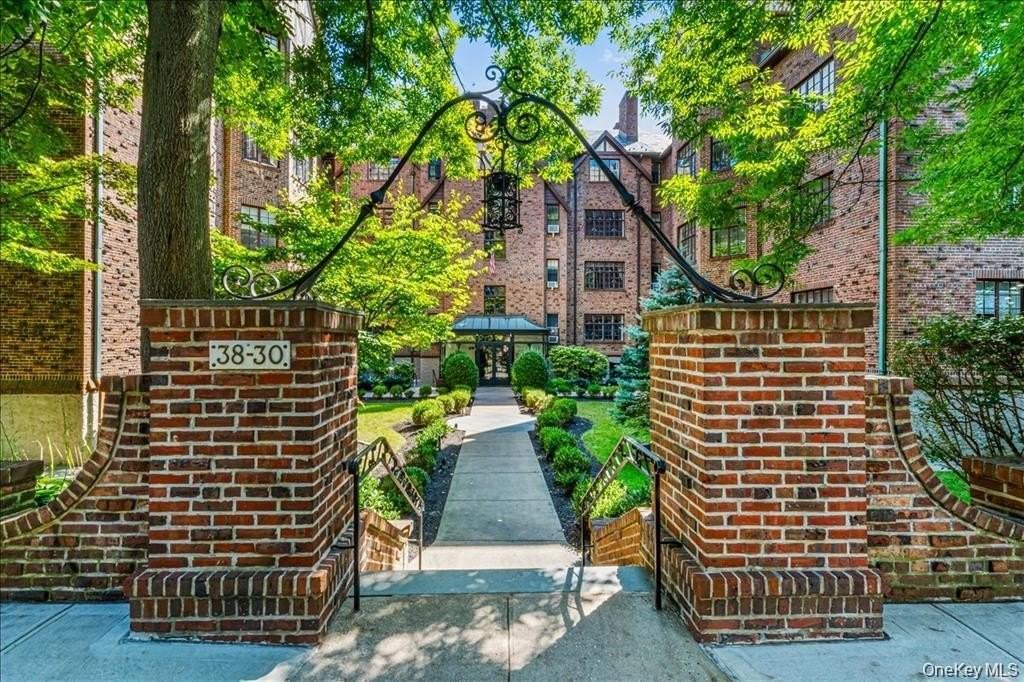 3830 Douglaston Pkwy #2G