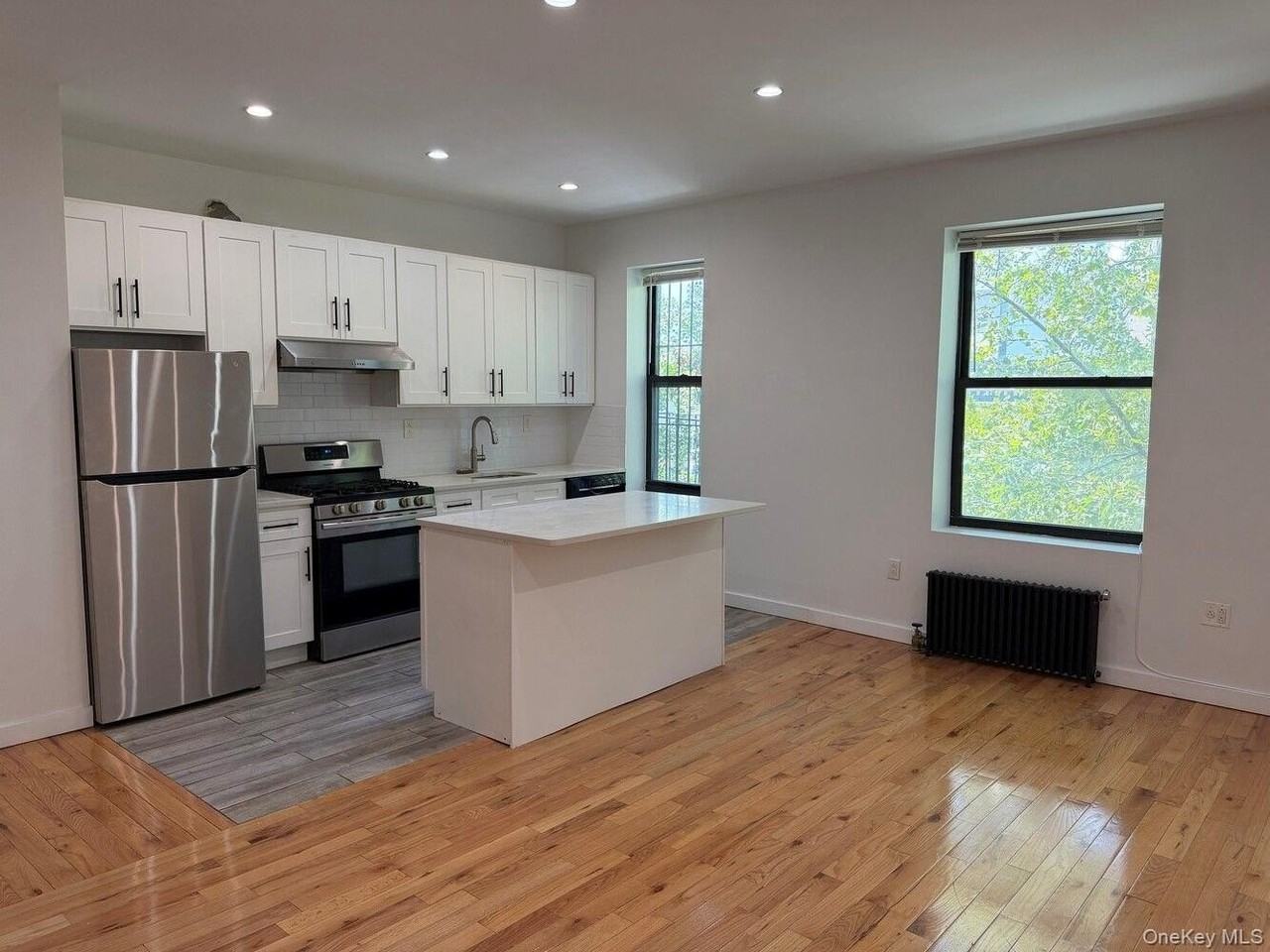 906 Gerard Ave #3B - Photo 2 of 5