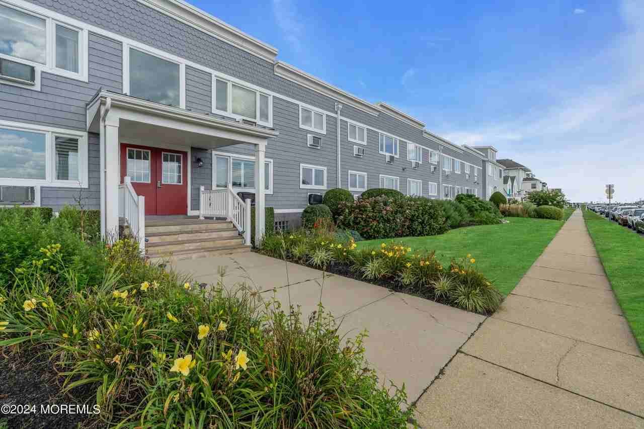 210 5th Ave #27