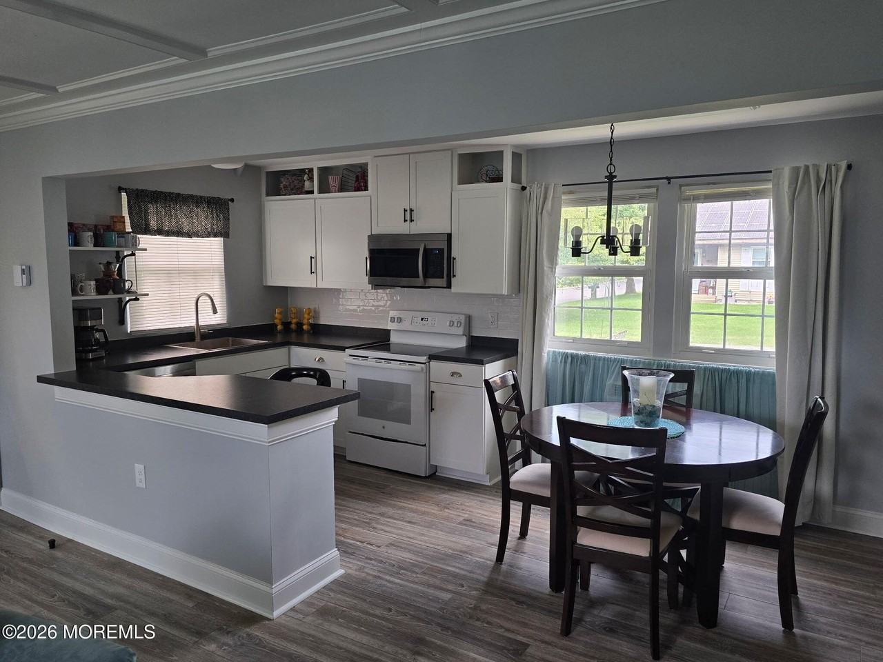 27 Stonybrook Rd #61 - Photo 4 of 10