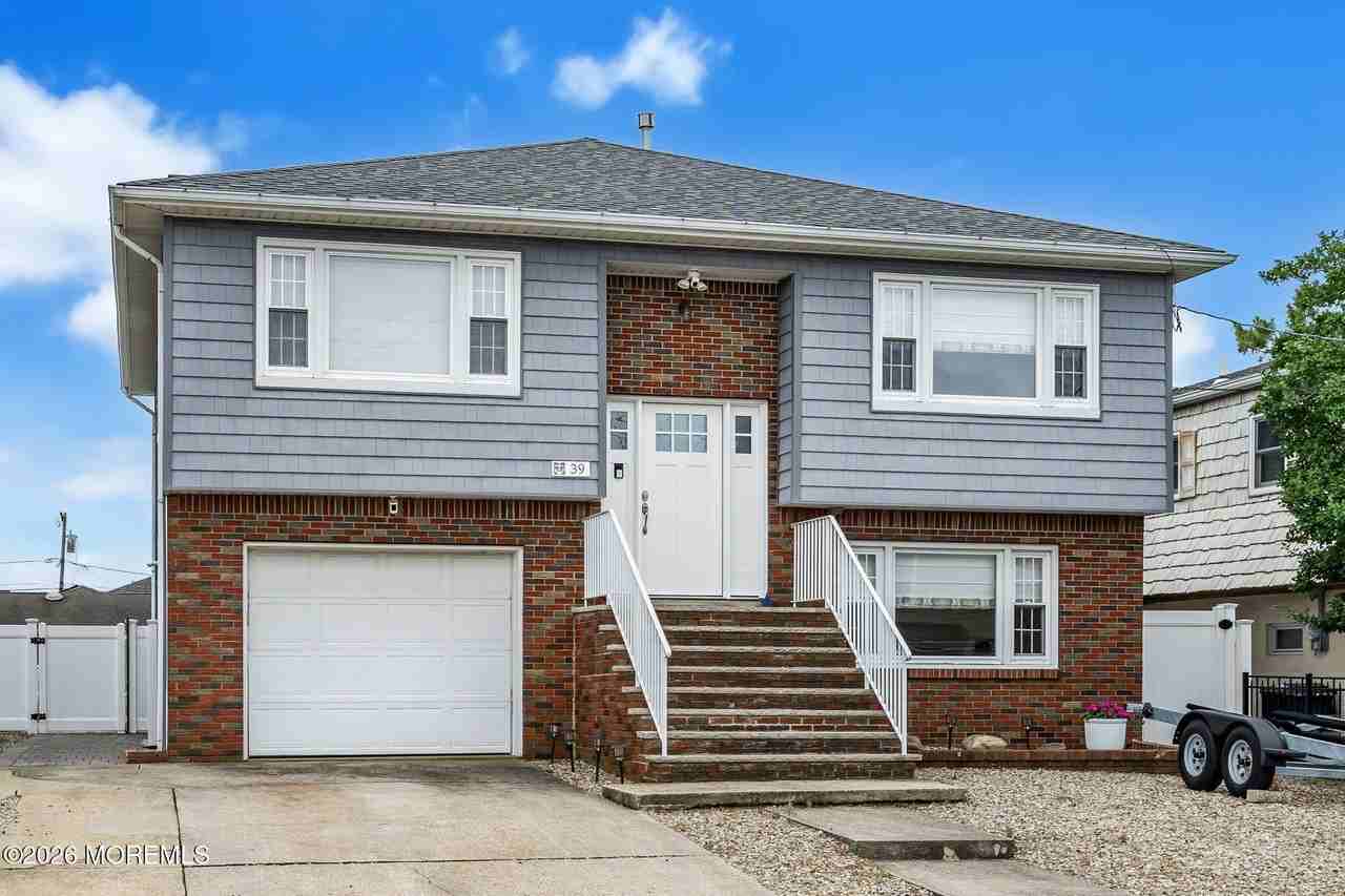 39 Green Island Rd - Photo 2 of 47