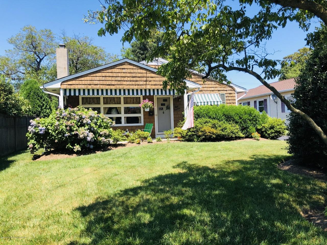 814 Shore Rd - Photo 2 of 23