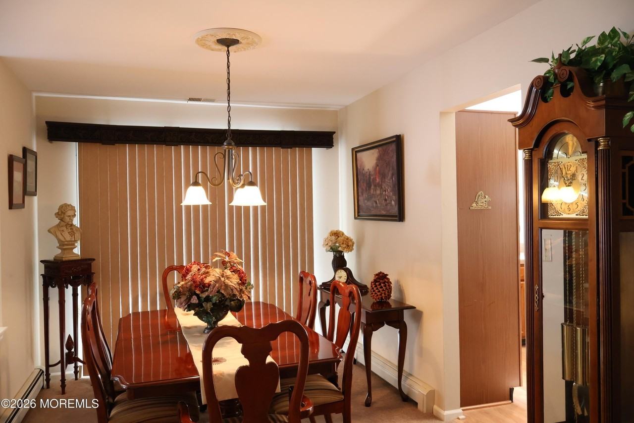 2409 Coral Leaf Rd - Photo 5 of 26