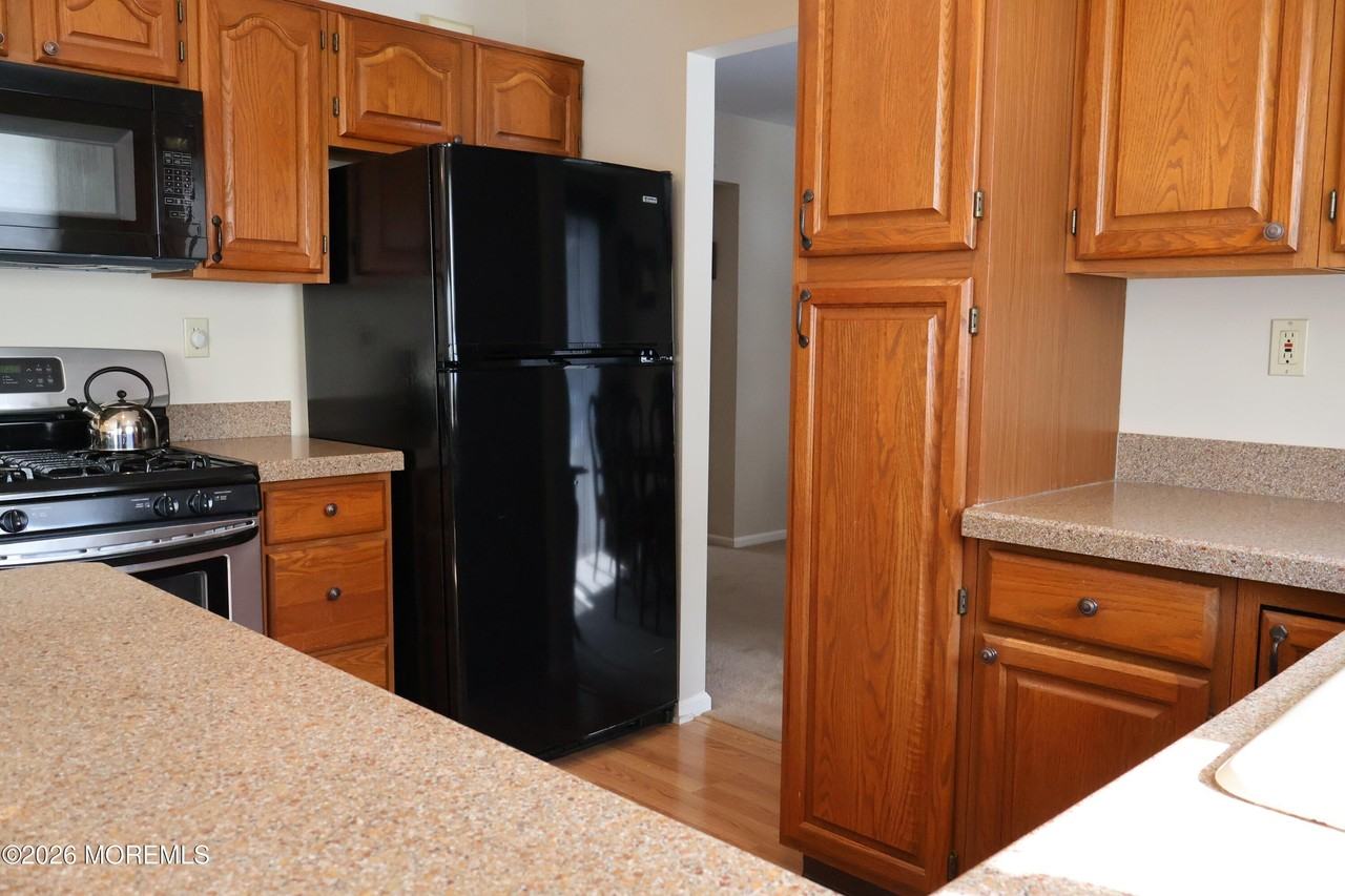 2409 Coral Leaf Rd - Photo 6 of 26