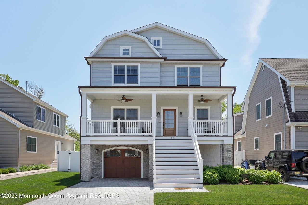 155 Osborne Ave - Photo 3 of 50