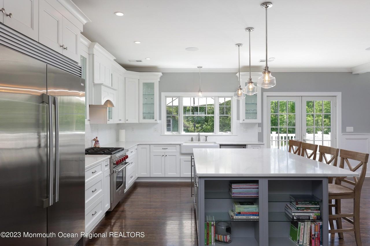 155 Osborne Ave - Photo 7 of 50