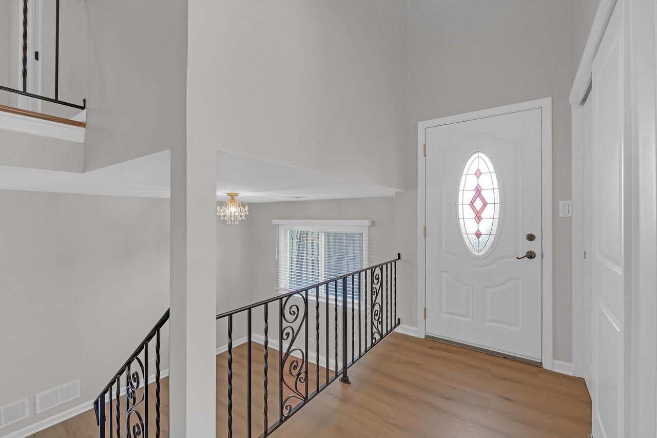 1132 Brighton Pl - Photo 3 of 27