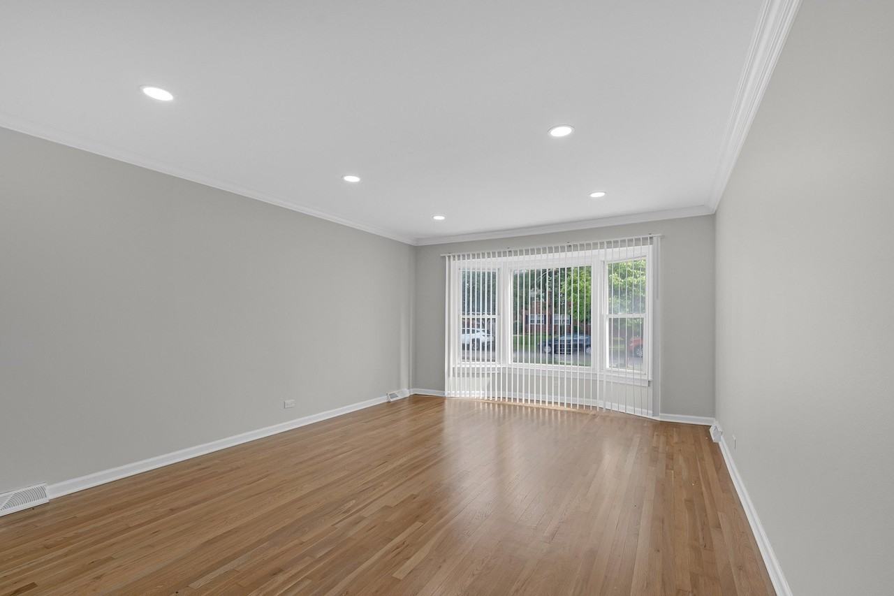 1132 Brighton Pl - Photo 4 of 27
