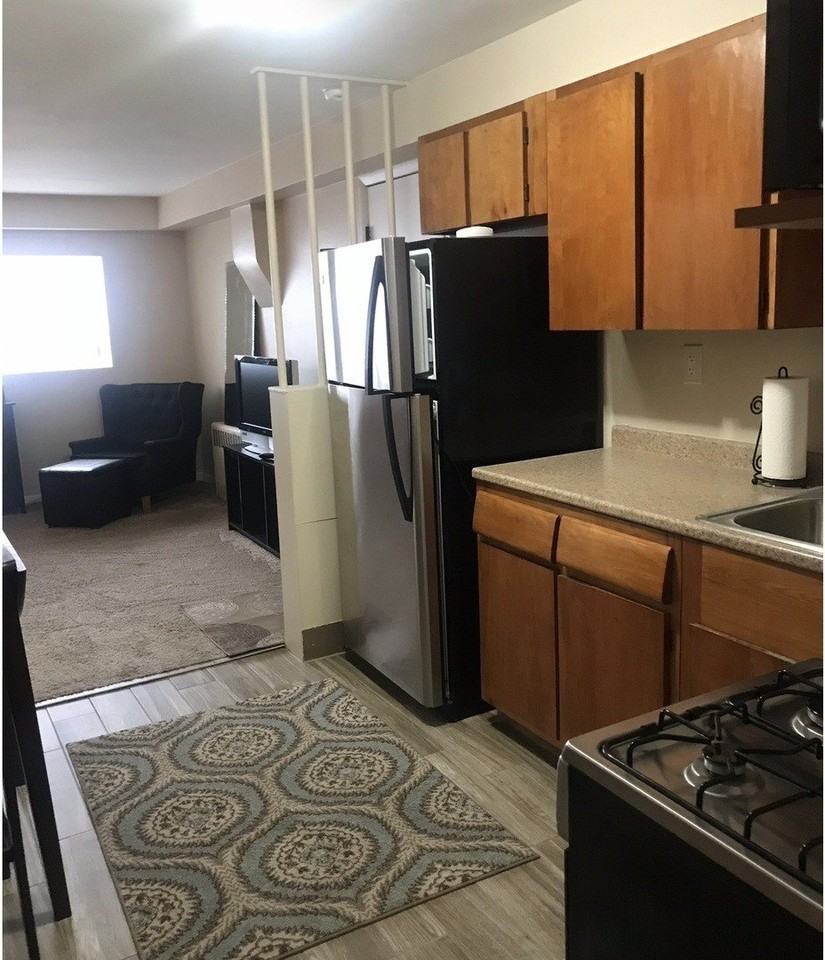 1217 W Grand Ave #G - Photo 2 of 11
