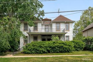 featured image of 17 S Channing St #3