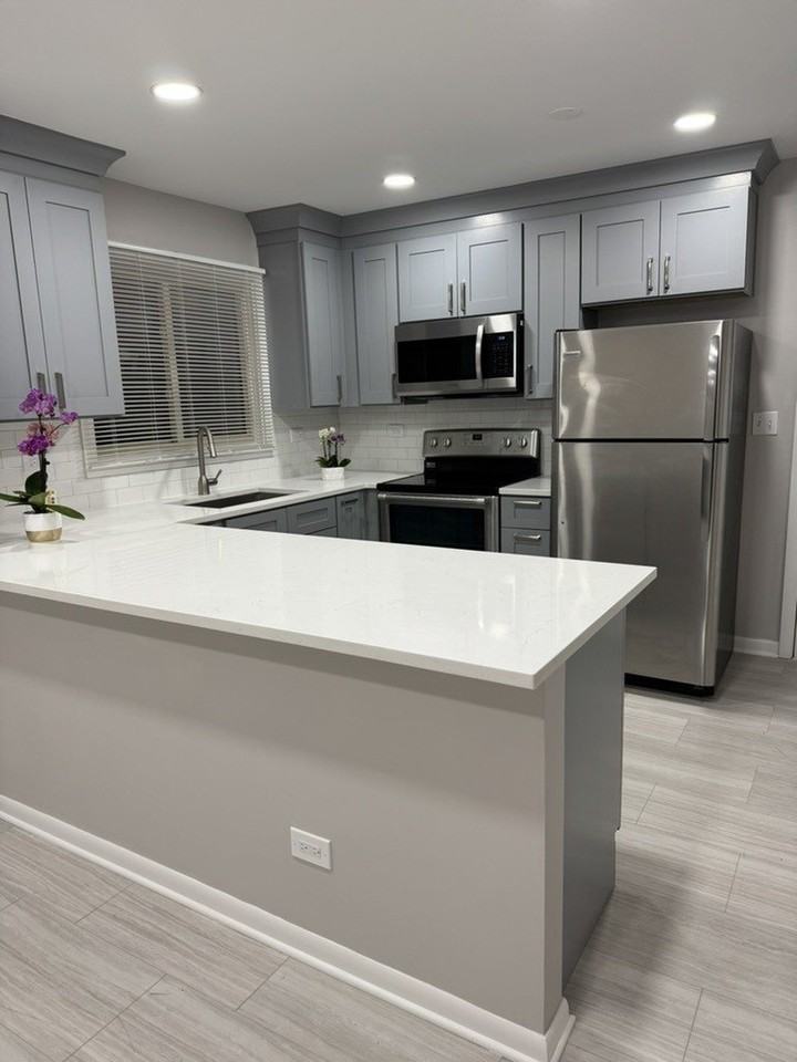 2121 Saint Johns Ave #8 - Photo 4 of 12