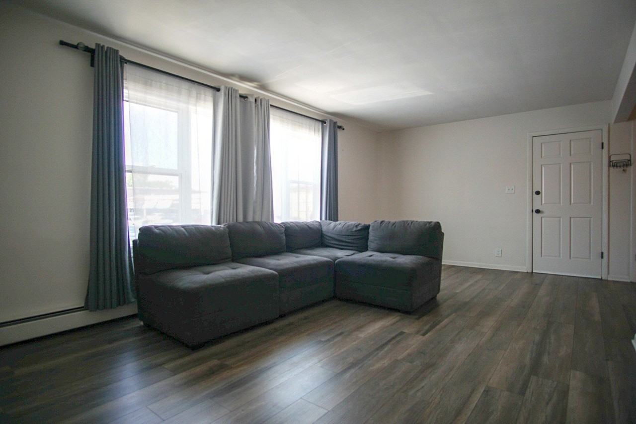 6646 26th St #2R - Photo 2 of 16