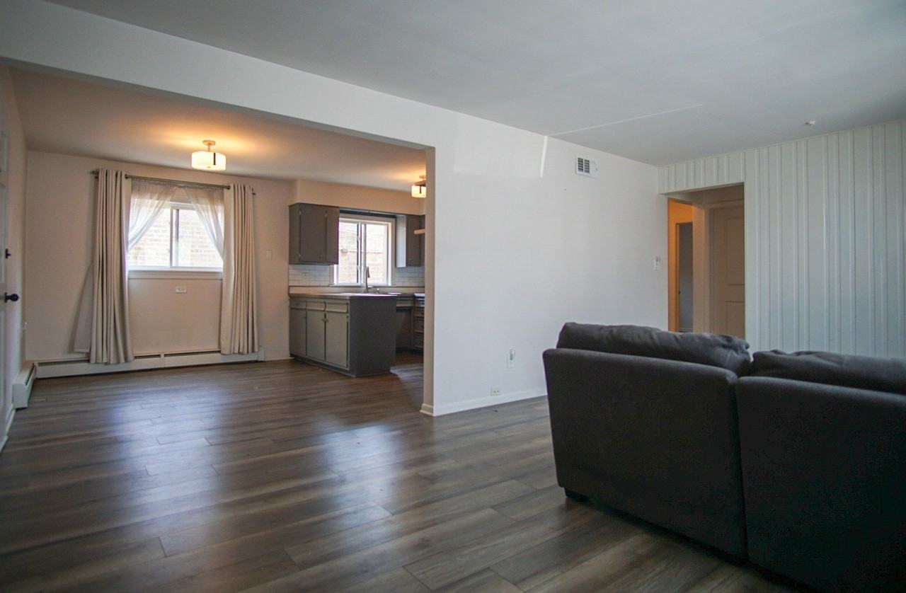 6646 26th St #2R - Photo 4 of 16