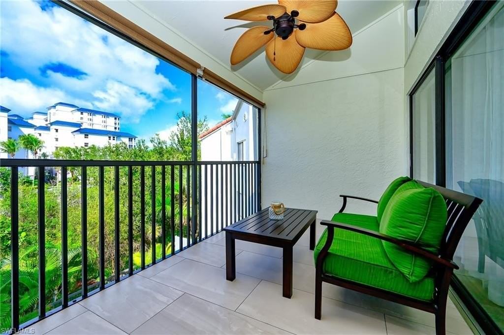 586 Beachwalk Cir #O305