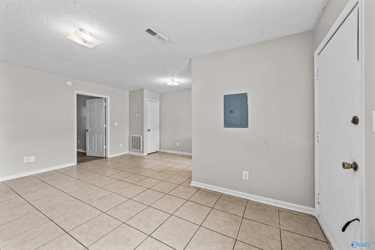 3911 Patton Rd Sw #2 - Photo 4 of 25