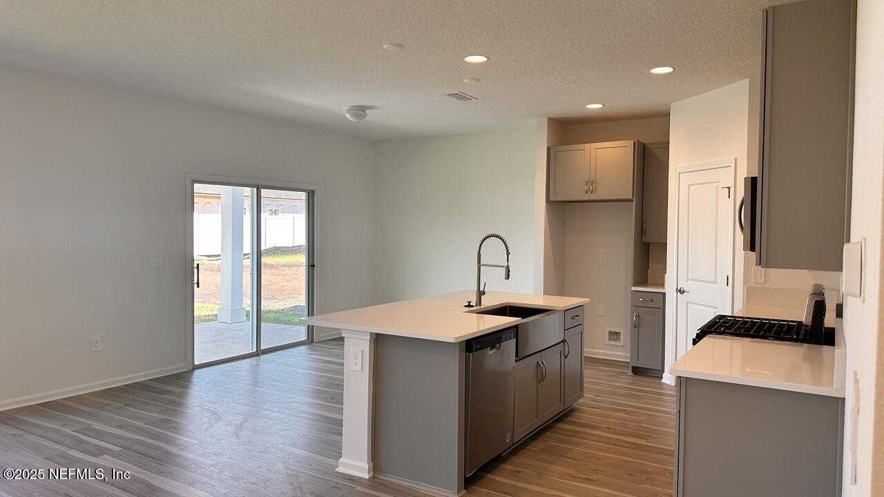 47 Carbonell Pl - Photo 3 of 28