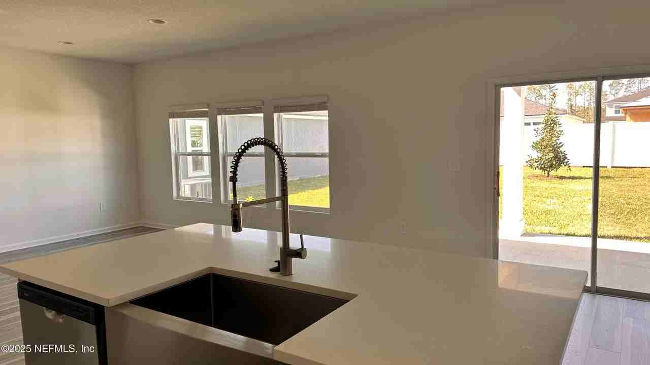 47 Carbonell Pl - Photo 4 of 28